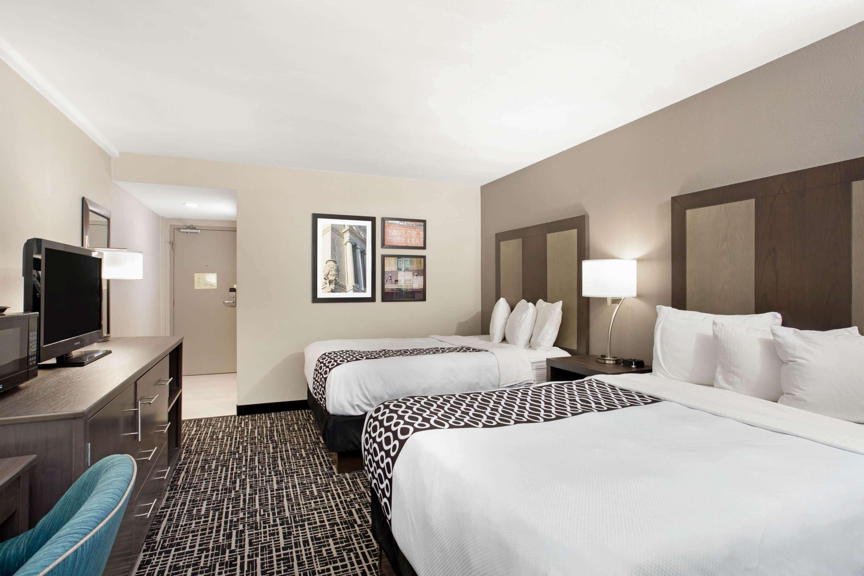 La Quinta Inn & Suites By Wyndham Indianapolis Downtown Exterior foto
